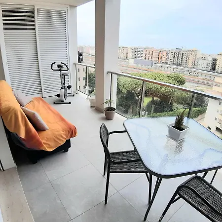 Boulevard Apartment *